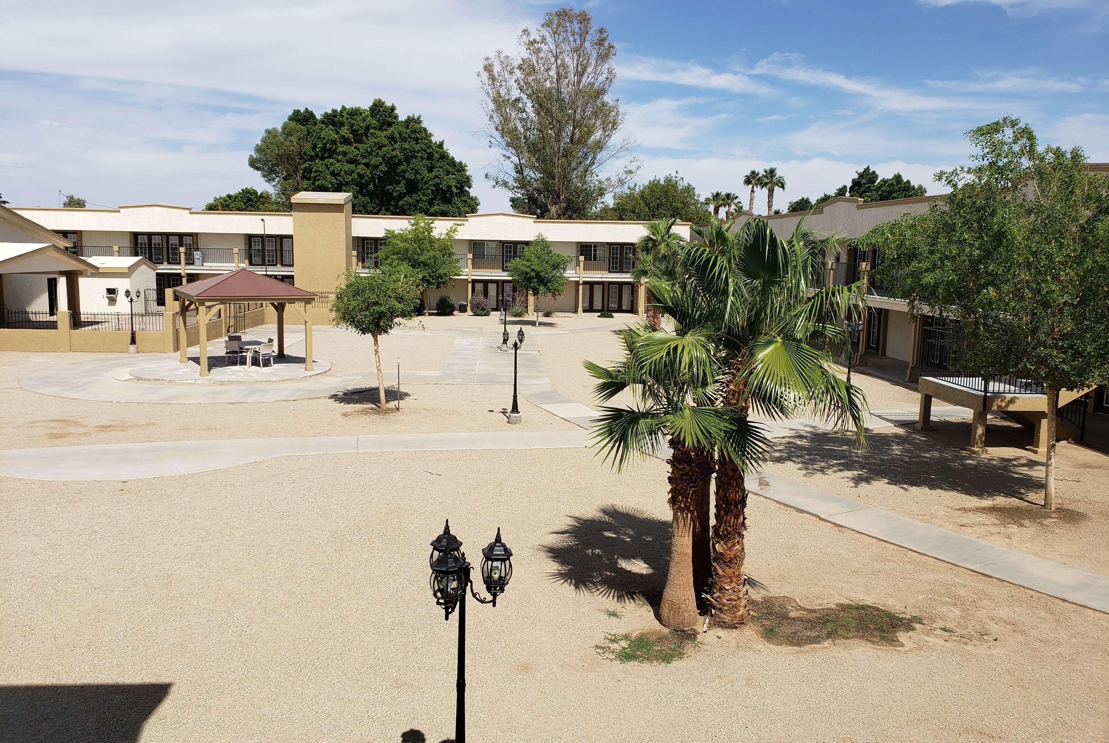 Days Inn By Wyndham Brawley Esterno foto