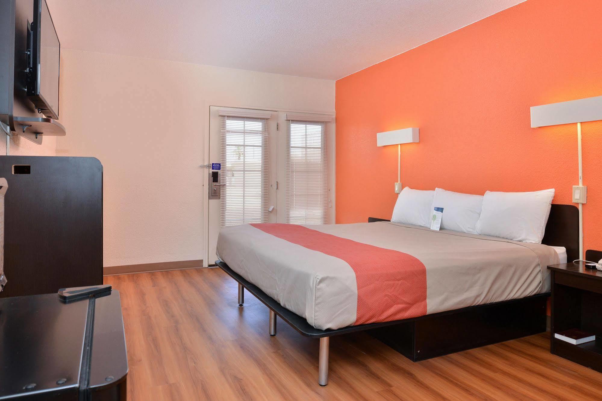 Days Inn By Wyndham Brawley Esterno foto