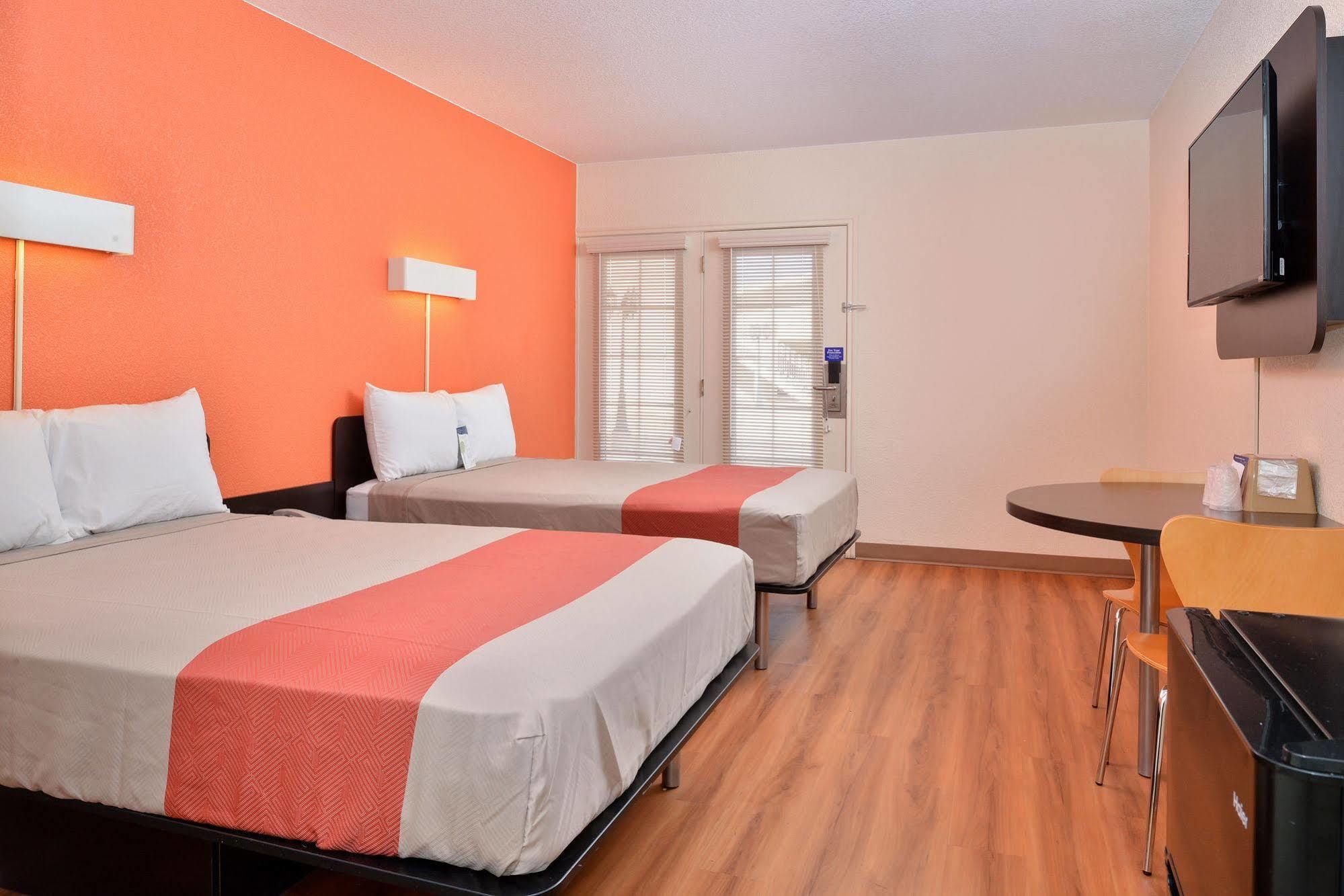 Days Inn By Wyndham Brawley Esterno foto